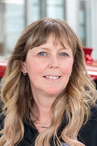 Amanda Finch Customer Service Representative